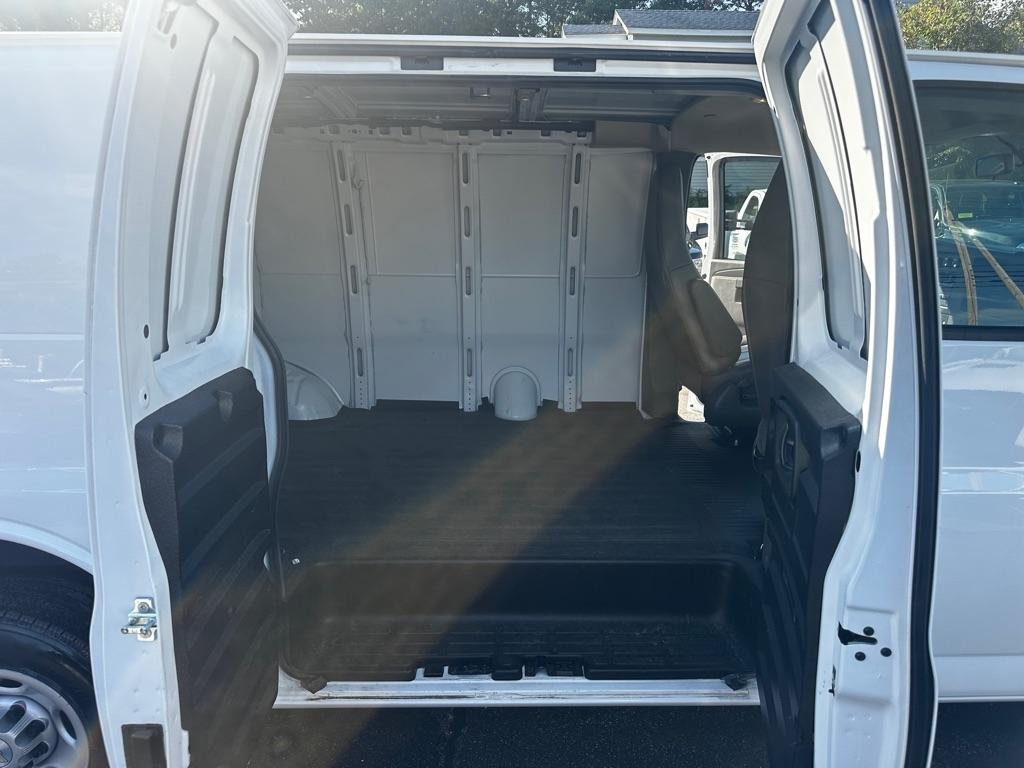 Chevrolet Express Cargo Van RWD 2500 135" 2021