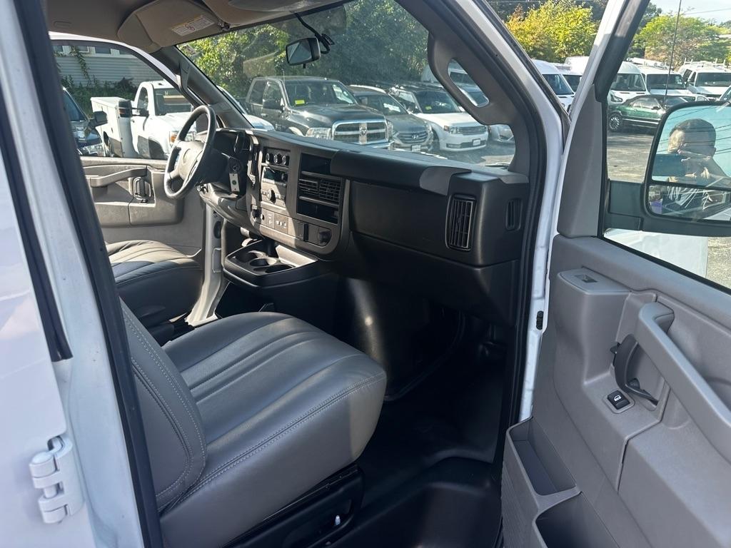 Chevrolet Express Cargo Van RWD 2500 135" 2021