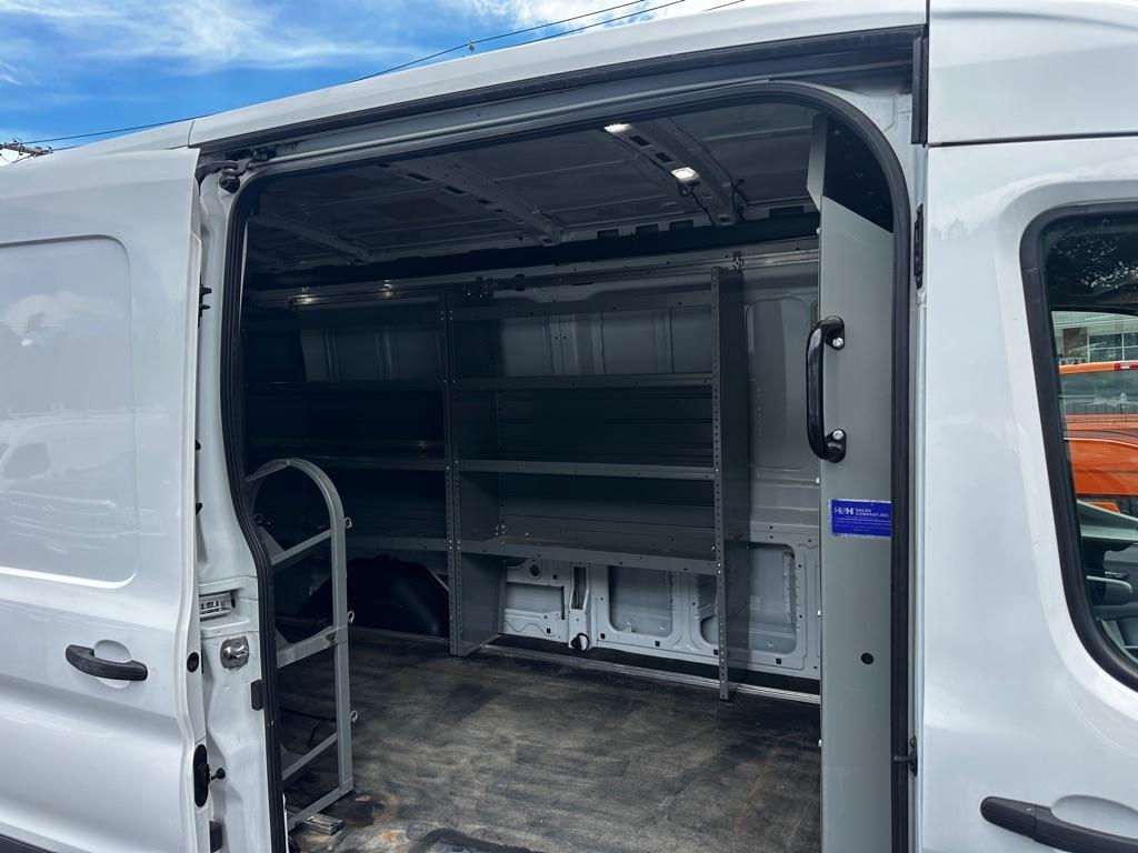 Ford Transit Cargo Van T-250 130" Med Rf 9070 GVWR RWD 2020