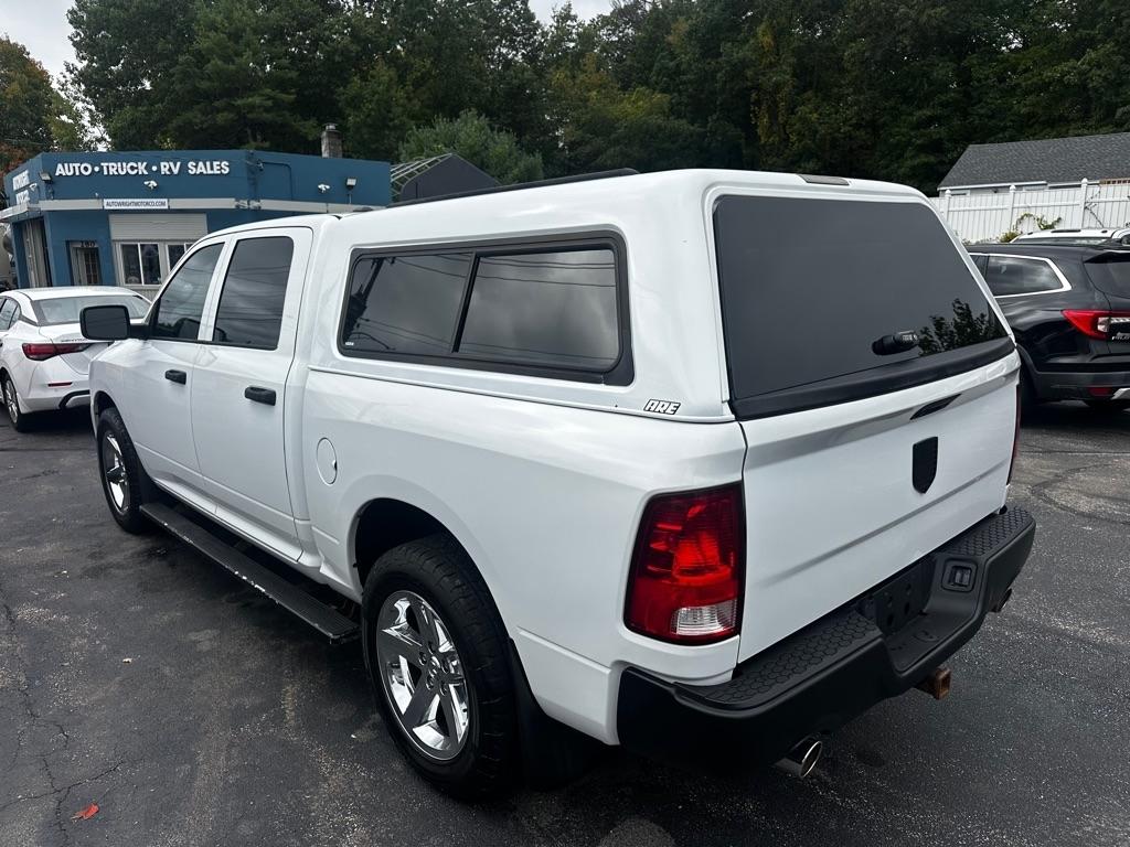 RAM 1500 Express 4x4 Crew Cab 5'7" Box 2017