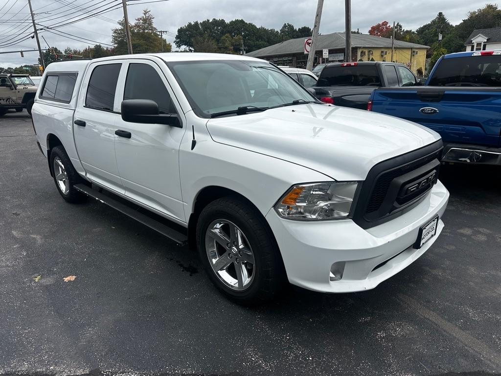 RAM 1500 Express 4x4 Crew Cab 5'7" Box 2017
