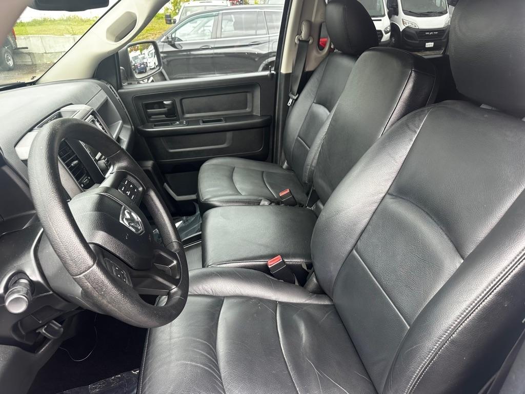 RAM 1500 Express 4x4 Crew Cab 5'7" Box 2017