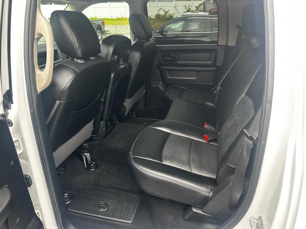 RAM 1500 Express 4x4 Crew Cab 5'7" Box 2017