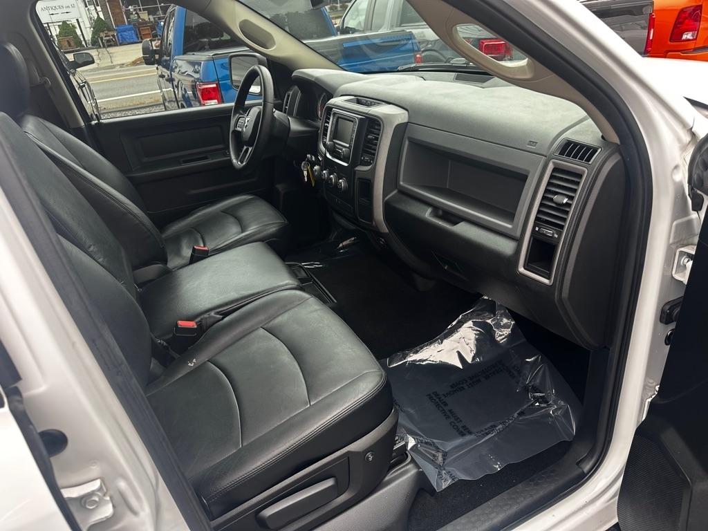RAM 1500 Express 4x4 Crew Cab 5'7" Box 2017