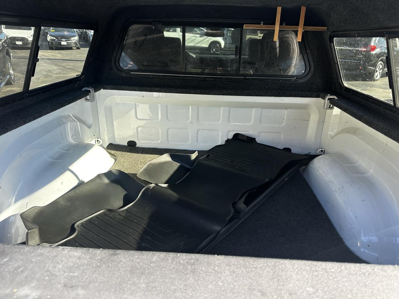 RAM 1500 Express 4x4 Crew Cab 5'7" Box 2017