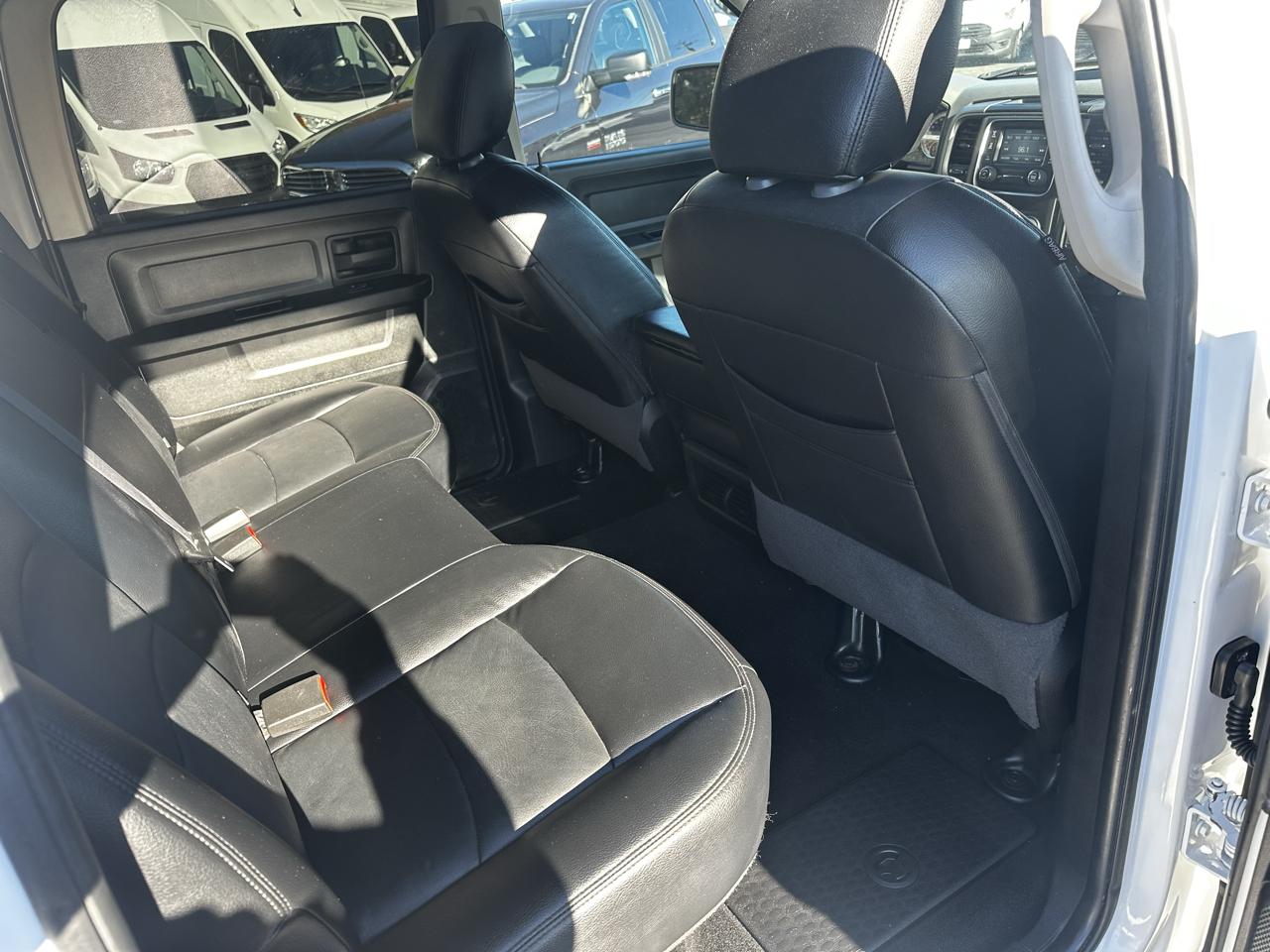 RAM 1500 Express 4x4 Crew Cab 5'7" Box 2017