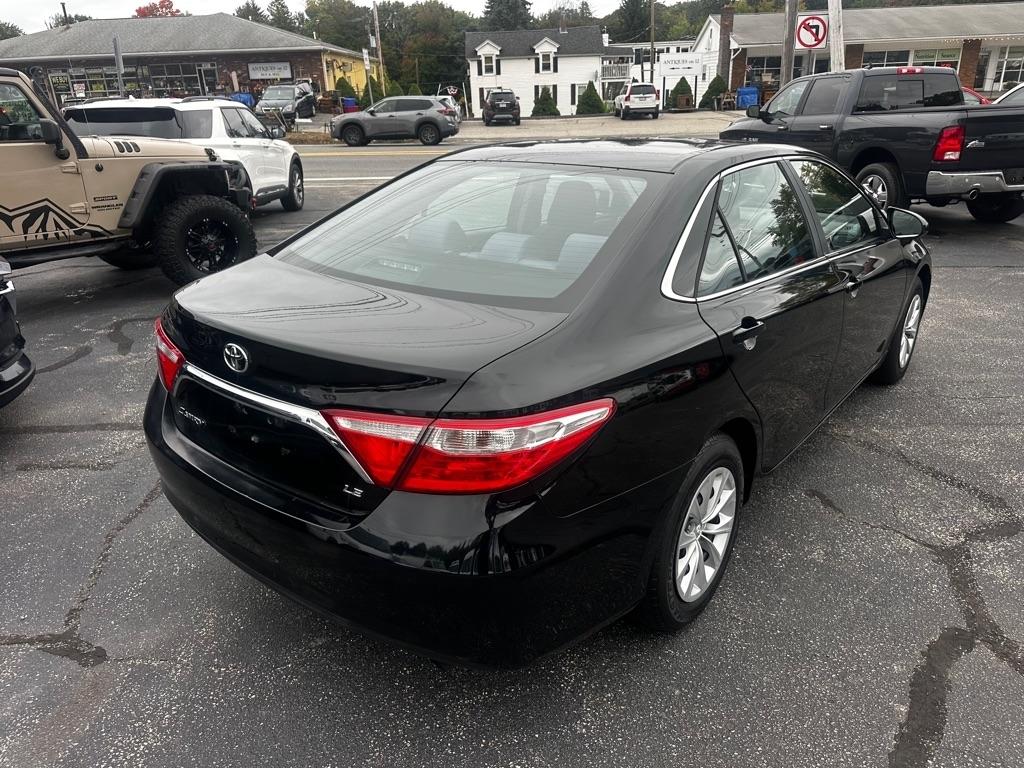 Toyota Camry 4dr Sdn I4 Auto XLE (Natl) 2015