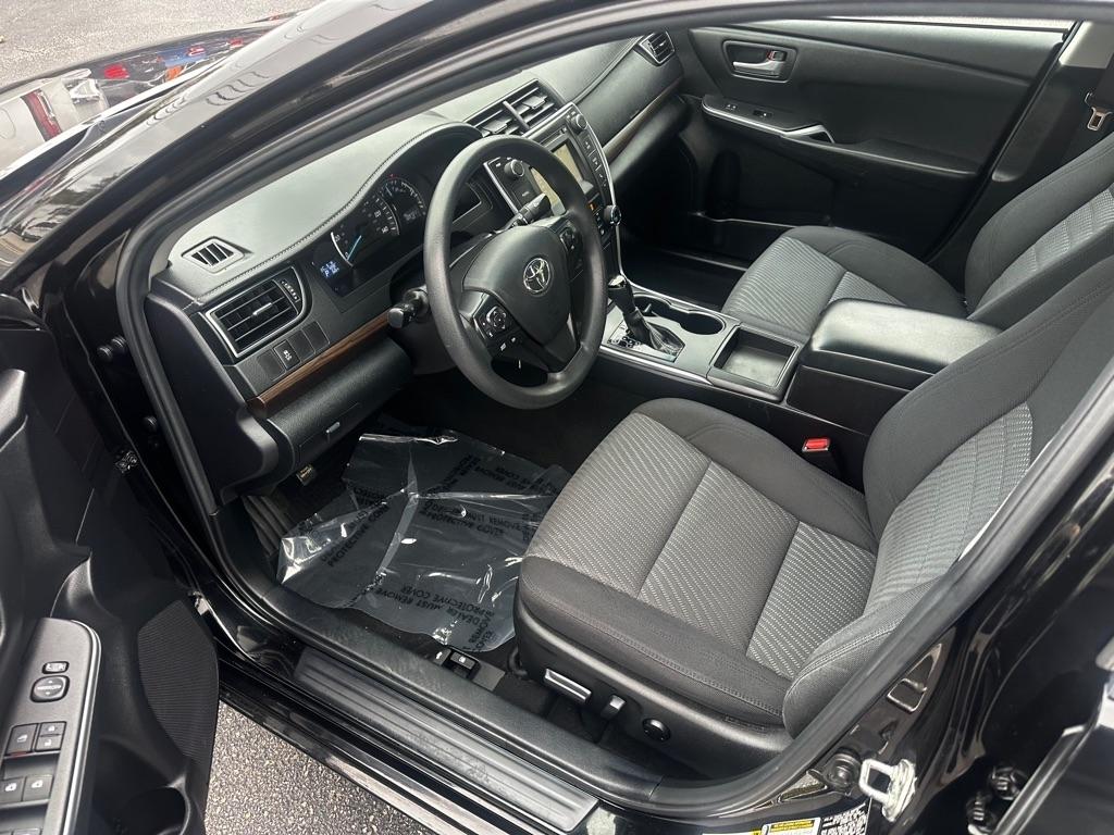 Toyota Camry 4dr Sdn I4 Auto XLE (Natl) 2015