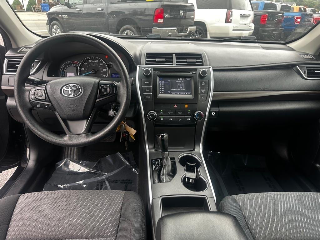 Toyota Camry 4dr Sdn I4 Auto XLE (Natl) 2015