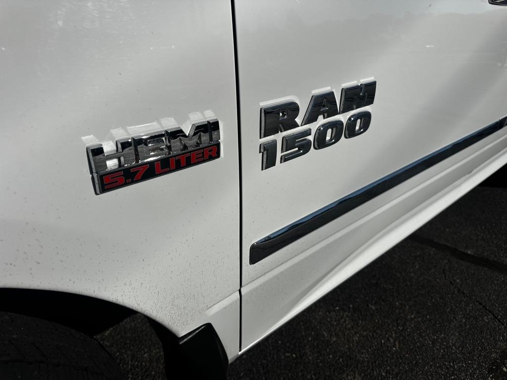 RAM 1500 Big Horn 4x4 Crew Cab 5'7" Box 2018