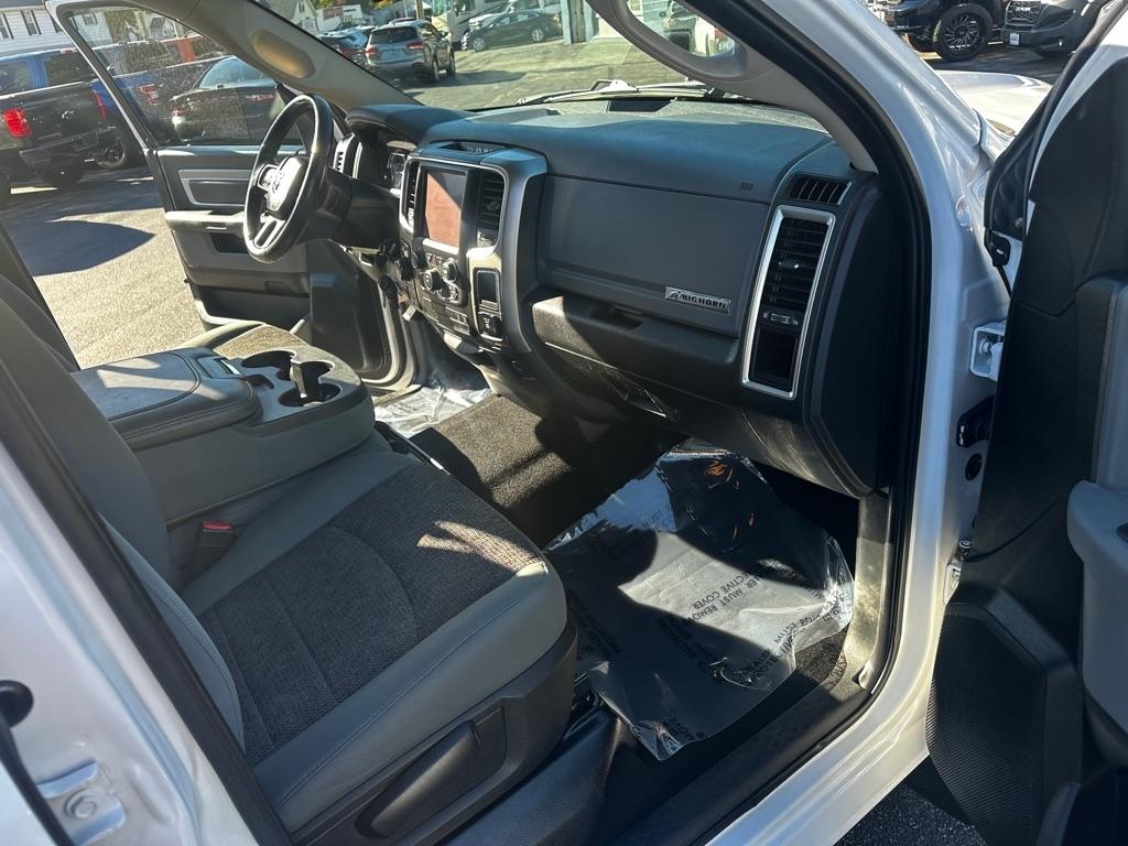 RAM 1500 Big Horn 4x4 Crew Cab 5'7" Box 2018