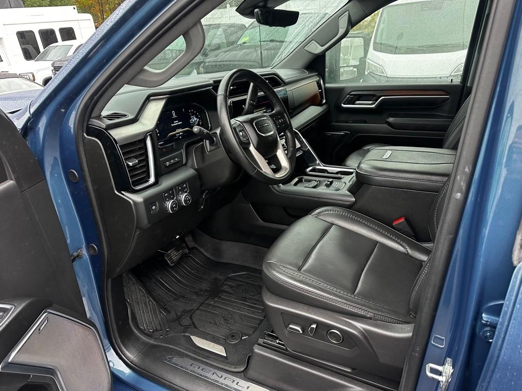 GMC Sierra 3500HD 4WD Crew Cab 159" Denali 2024
