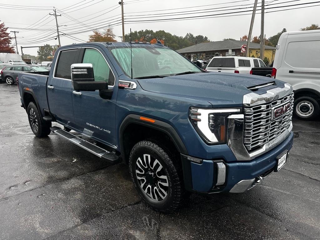 GMC Sierra 3500HD 4WD Crew Cab 159" Denali 2024