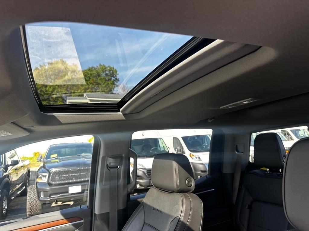 GMC Sierra 1500 4WD Crew Cab 147" Denali 2026