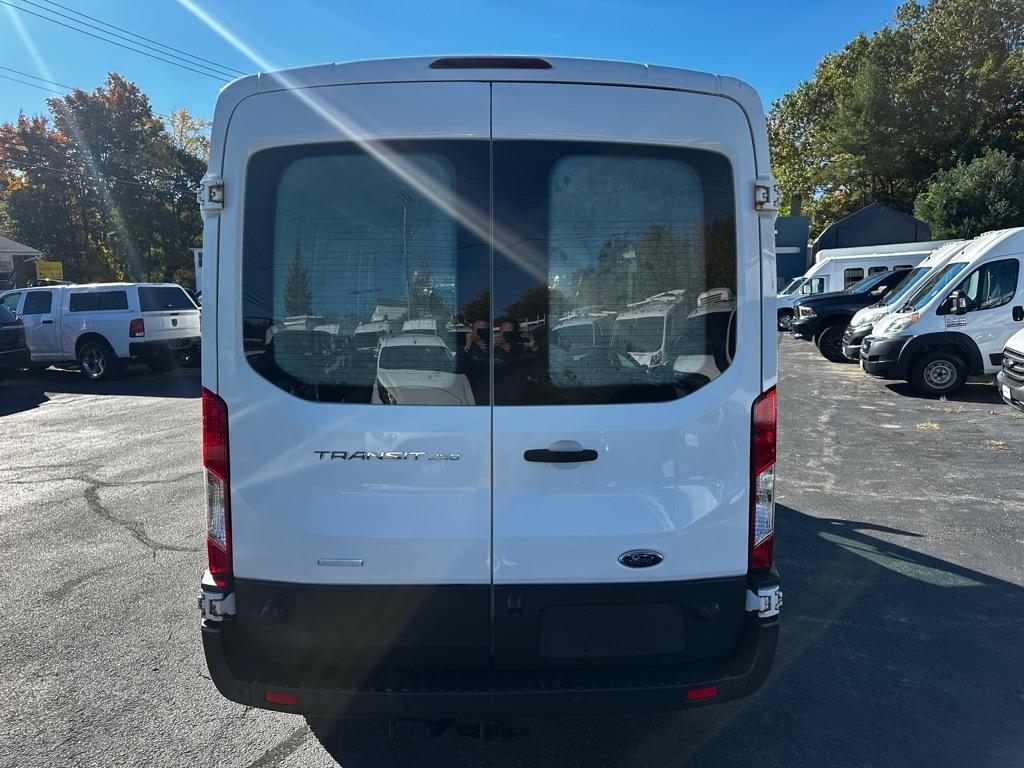 Ford Transit Cargo Van T-250 148" Med Rf 9000 GVWR Sliding RH Dr 2016