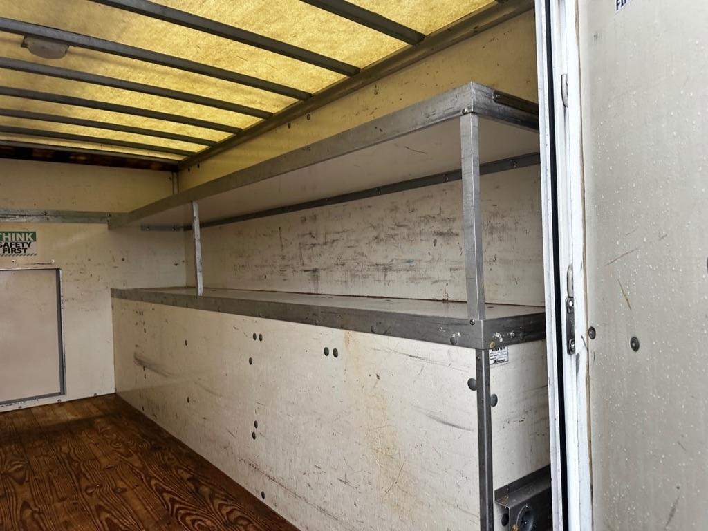 Ford Econoline Commercial Cutaway E-350 Super Duty 138" SRW 2013
