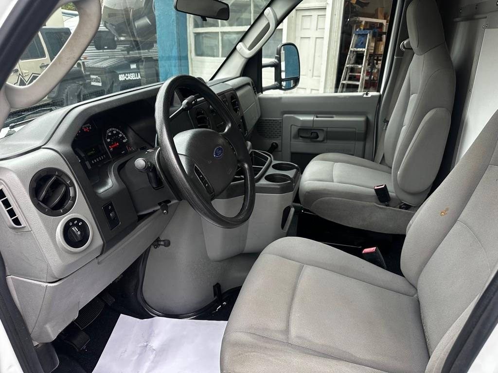 Ford Econoline Commercial Cutaway E-350 Super Duty 138" SRW 2013