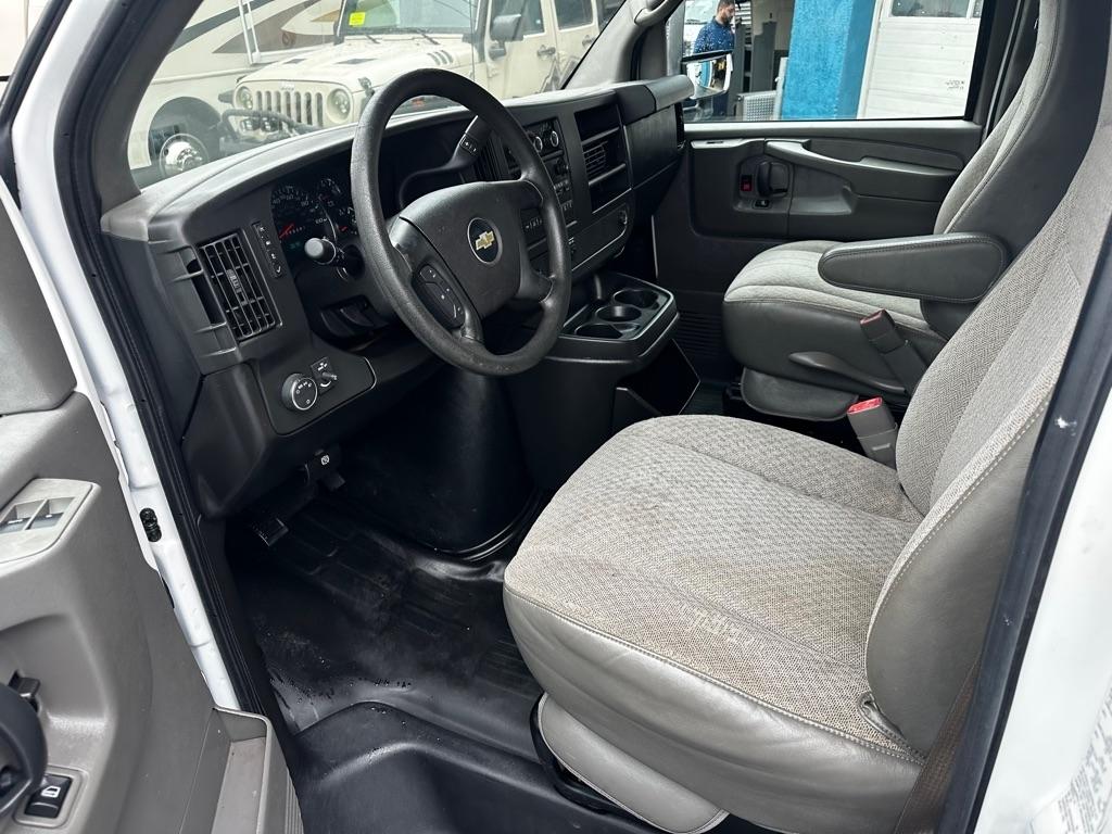 Chevrolet Express Commercial Cutaway 3500 Van 139" 2014
