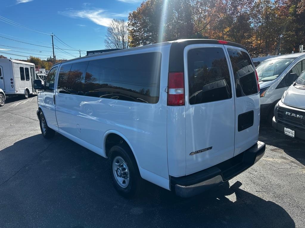 Chevrolet Express Passenger RWD 3500 155" LT 2019