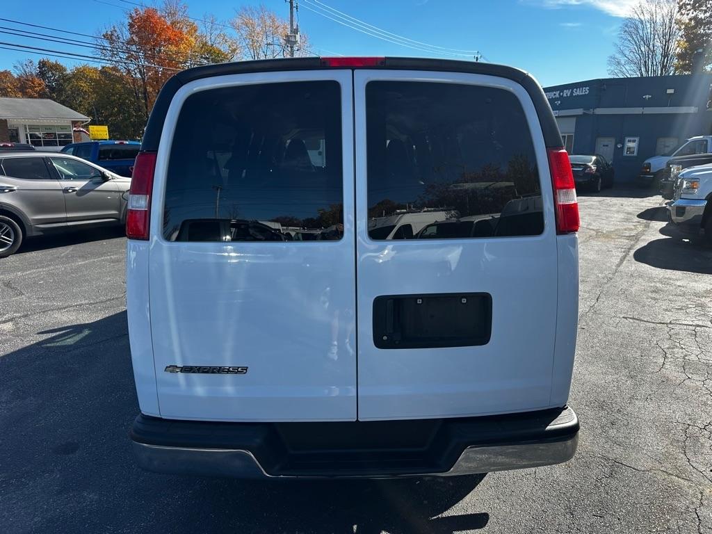 Chevrolet Express Passenger RWD 3500 155" LT 2019