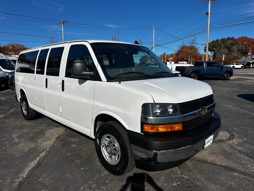 Chevrolet Express Passenger RWD 3500 155" LT 2019