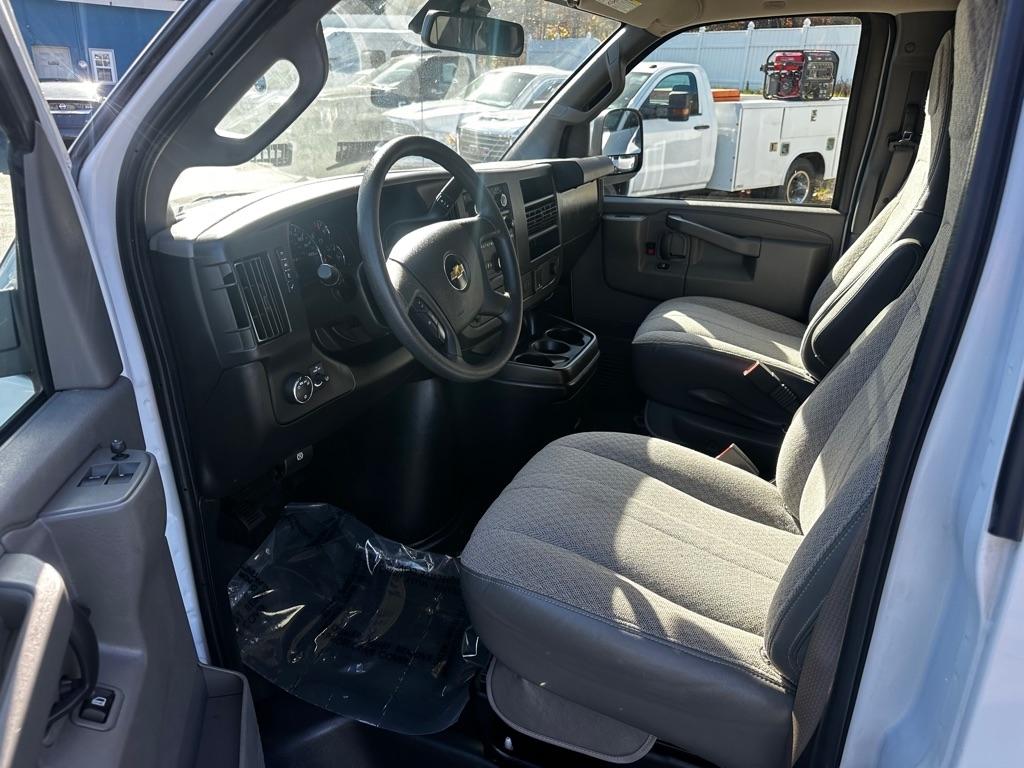 Chevrolet Express Passenger RWD 3500 155" LT 2019