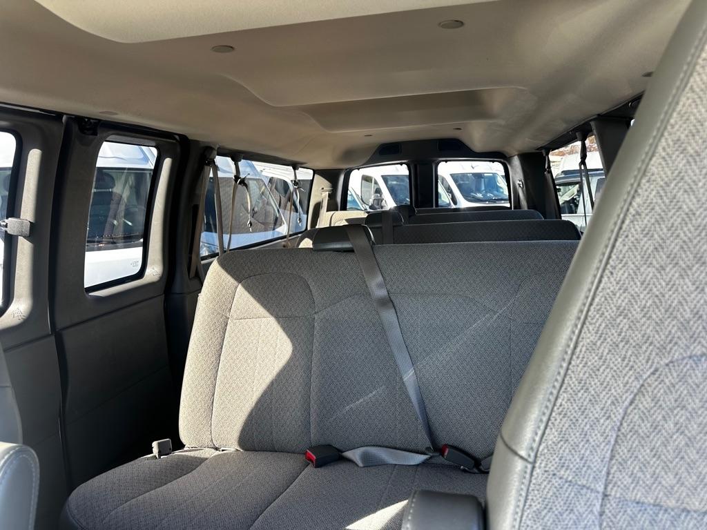 Chevrolet Express Passenger RWD 3500 155" LT 2019