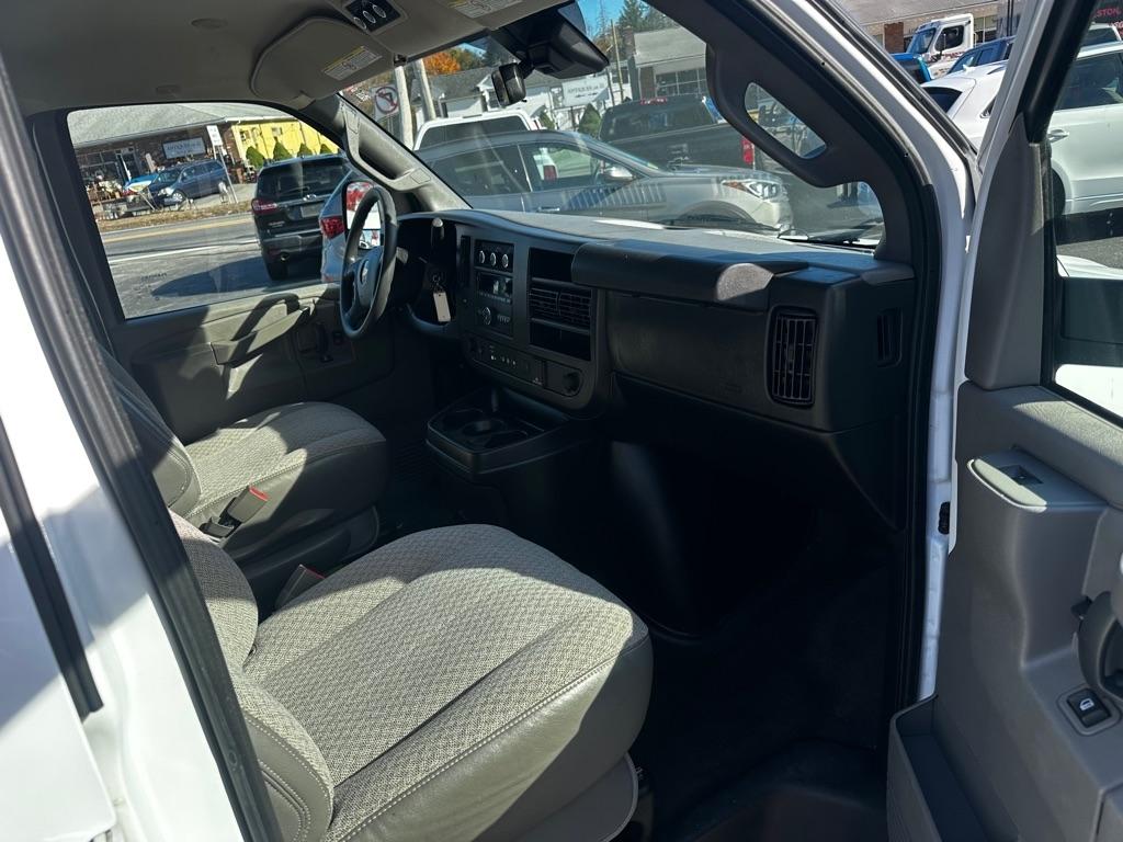 Chevrolet Express Passenger RWD 3500 155" LT 2019