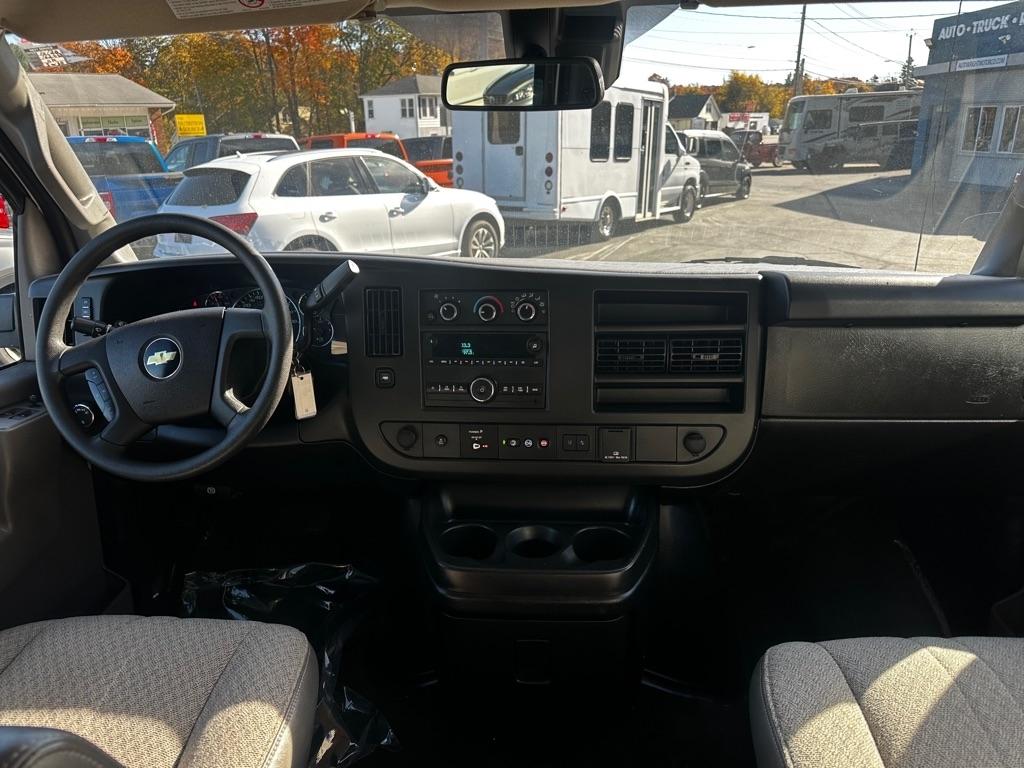 Chevrolet Express Passenger RWD 3500 155" LT 2019