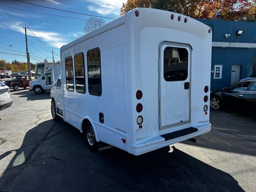 Ford Econoline Commercial Cutaway E-350 Super Duty 138" DRW 2015