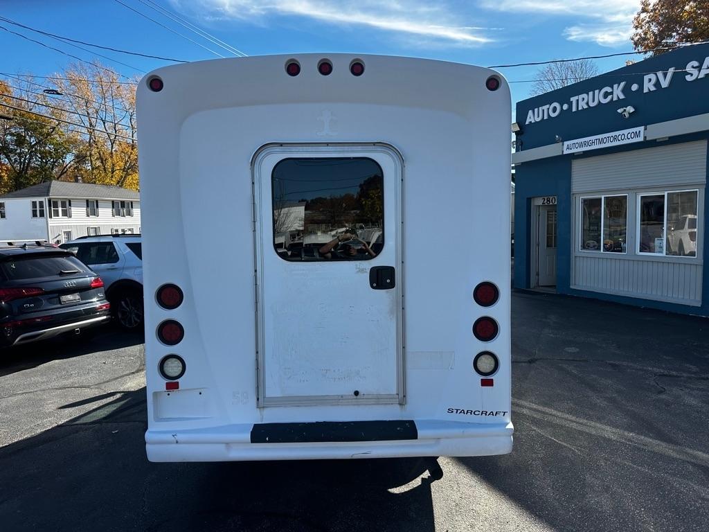 Ford Econoline Commercial Cutaway E-350 Super Duty 138" DRW 2015