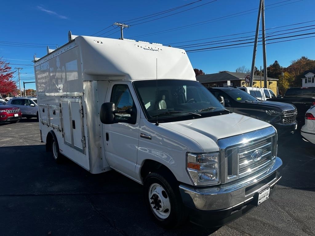 Ford E-Series Cutaway E-350 SRW 138" WB 2021