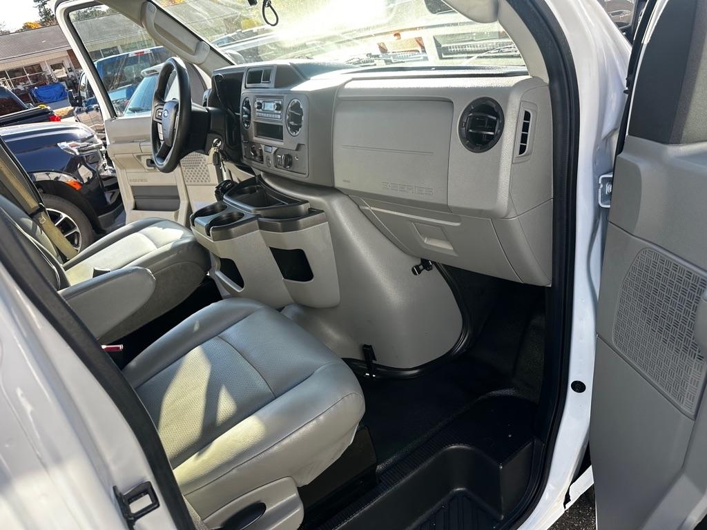Ford E-Series Cutaway E-350 SRW 138" WB 2021
