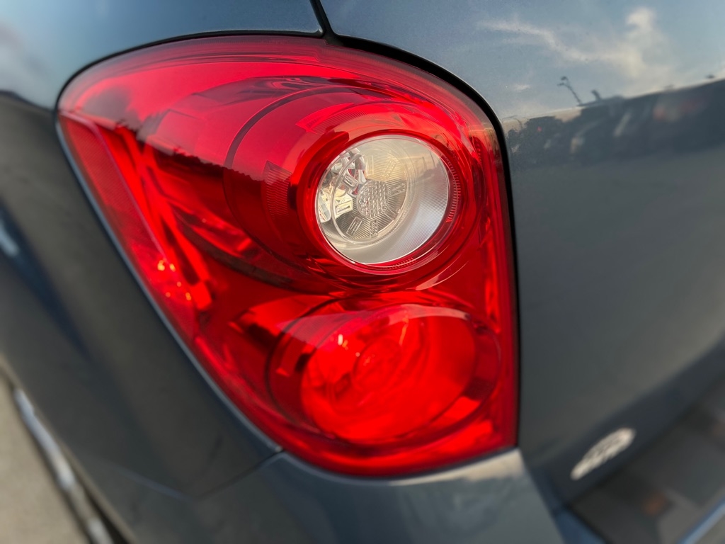 Chevrolet Equinox  2011