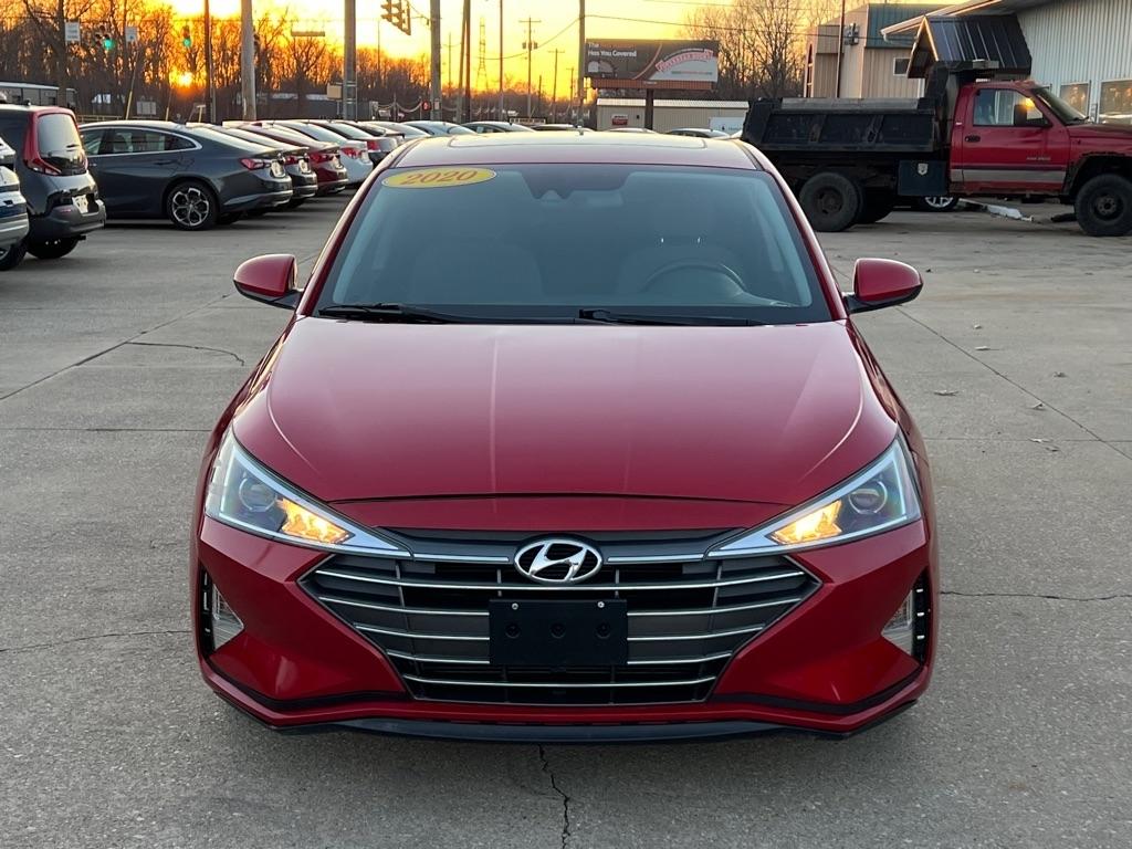 Hyundai Elantra  2020