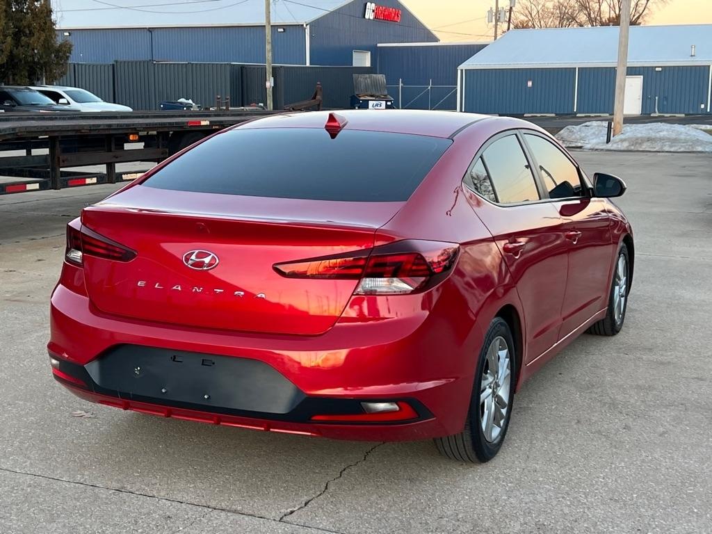 Hyundai Elantra  2020