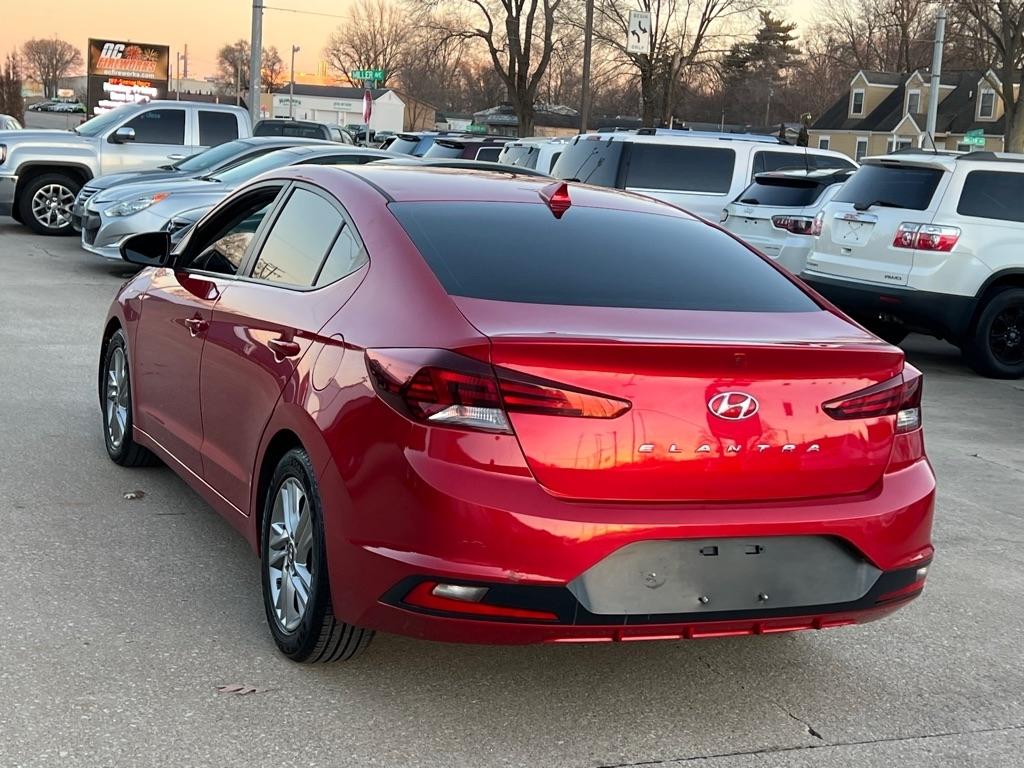 Hyundai Elantra  2020