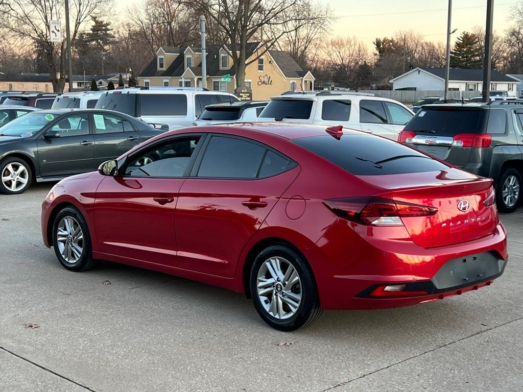 Hyundai Elantra  2020