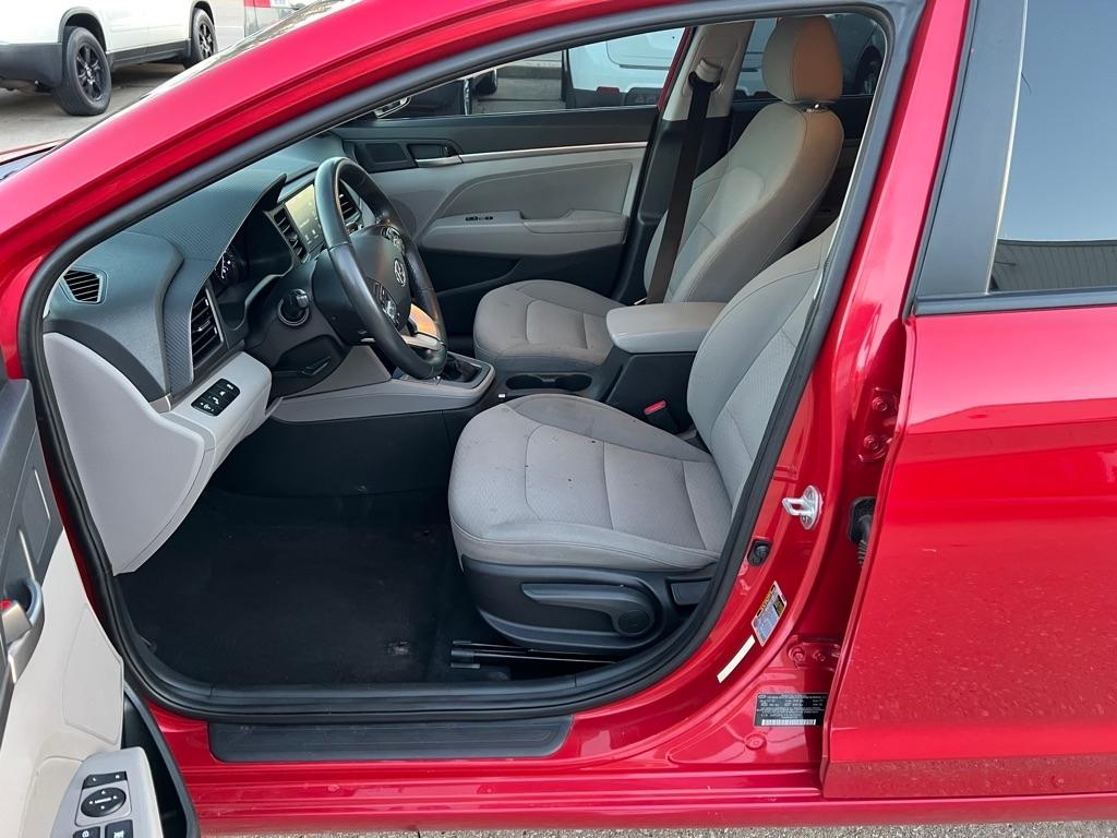 Hyundai Elantra  2020