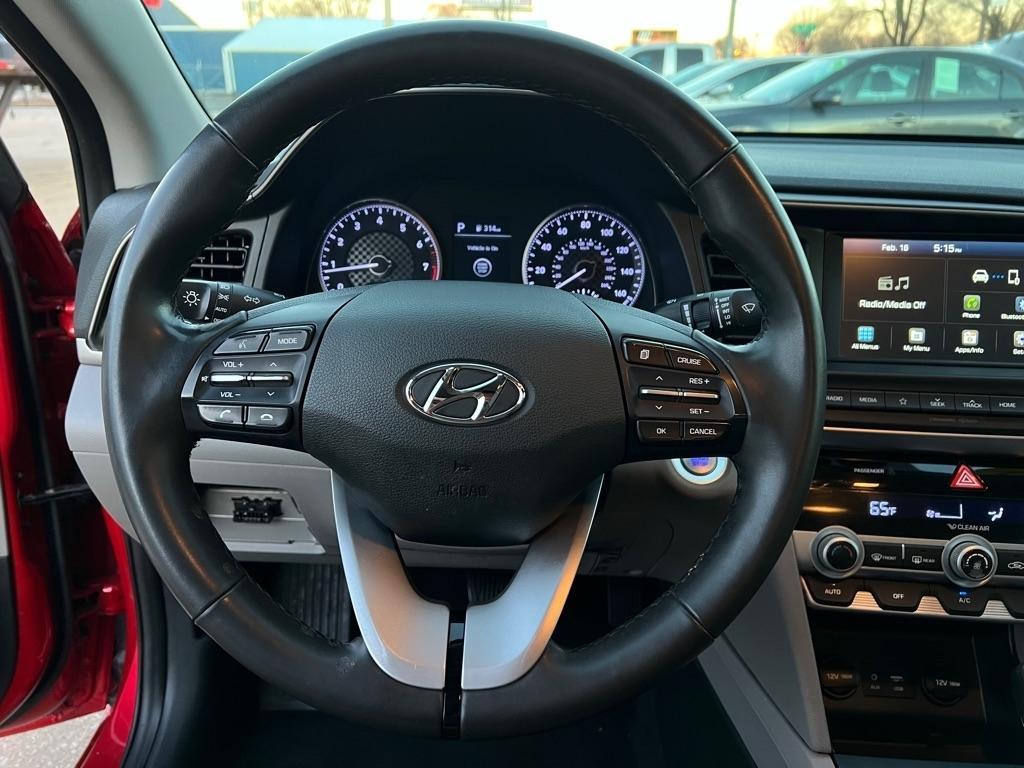 Hyundai Elantra  2020