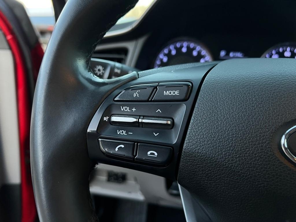 Hyundai Elantra  2020