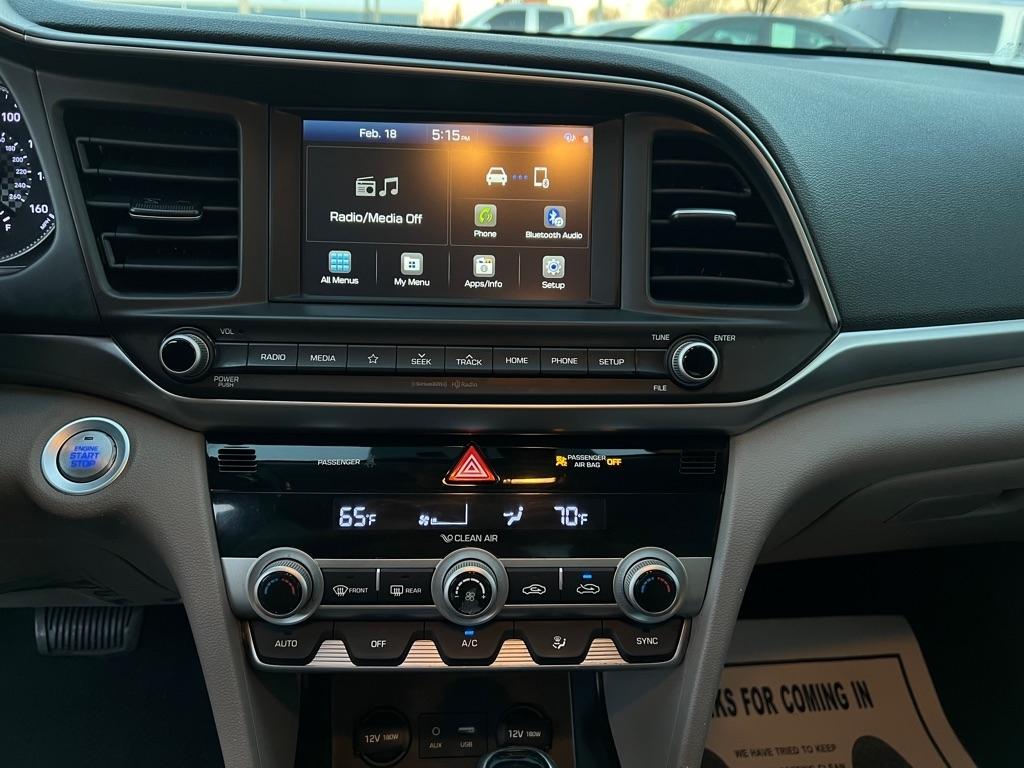 Hyundai Elantra  2020