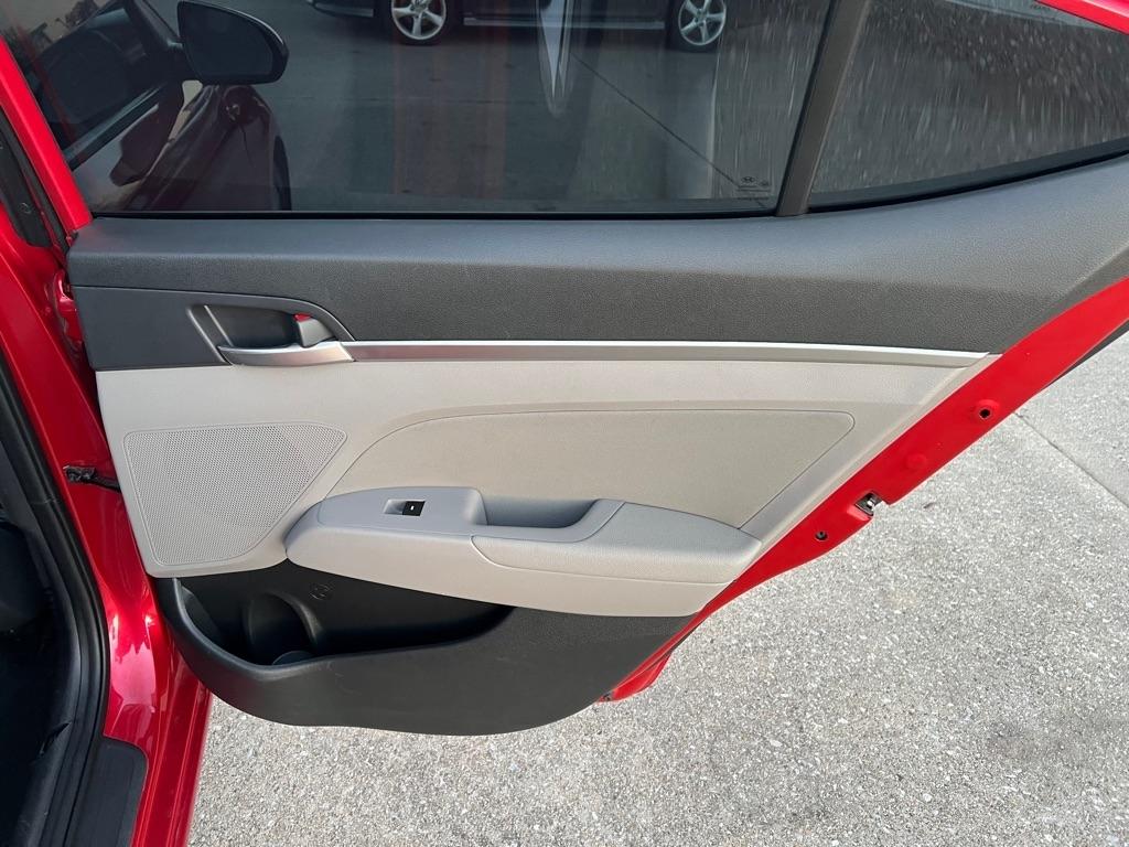 Hyundai Elantra  2020