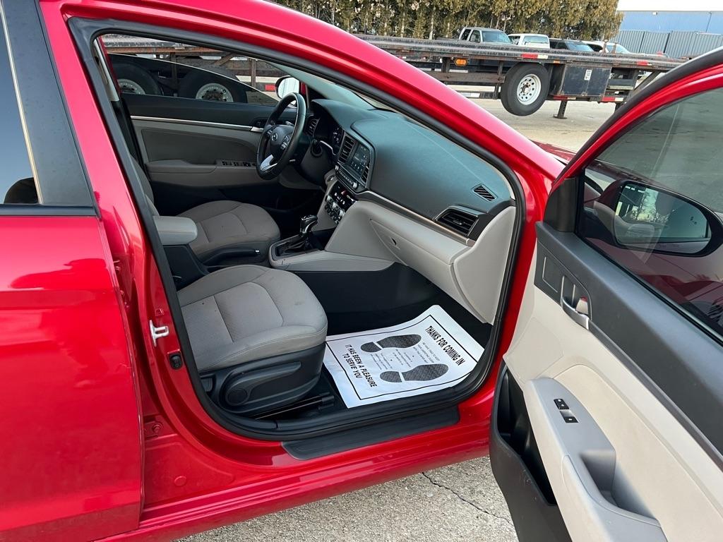 Hyundai Elantra  2020