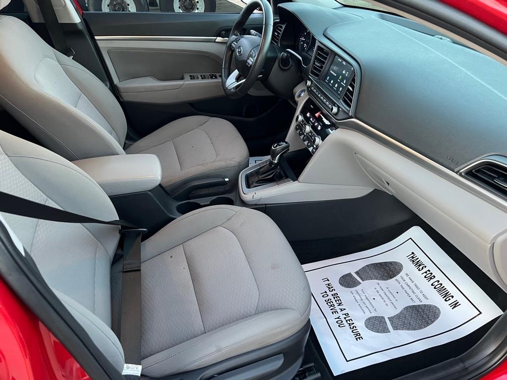 Hyundai Elantra  2020