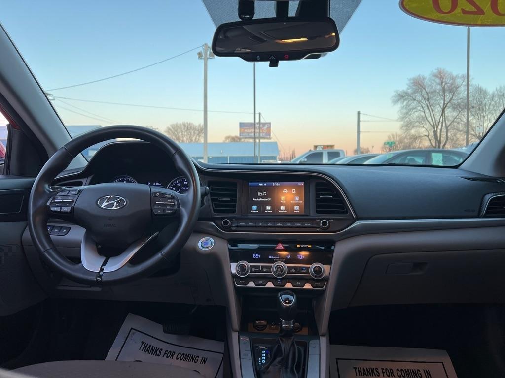 Hyundai Elantra  2020