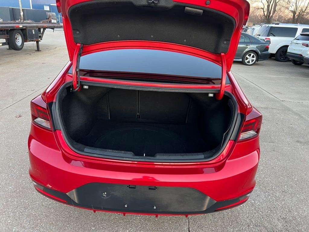 Hyundai Elantra  2020