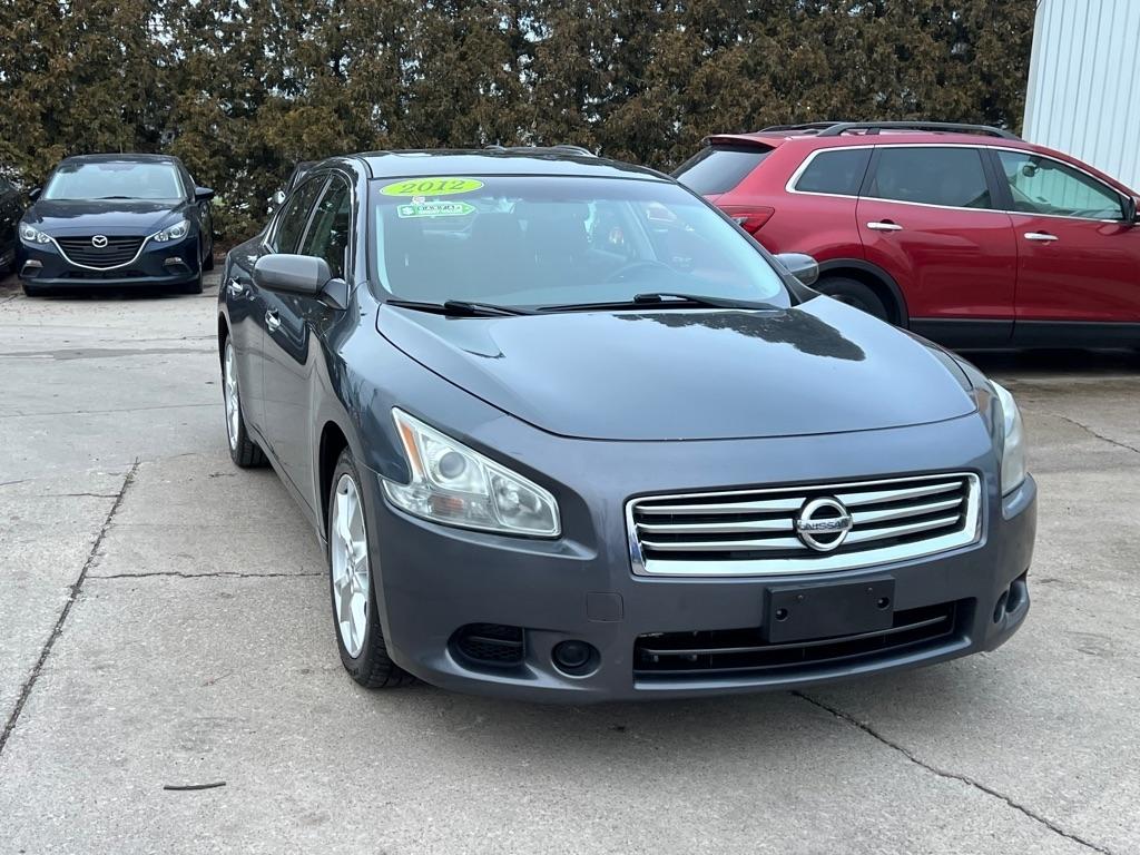 Nissan Maxima  2012