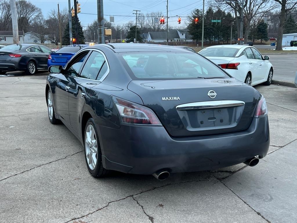 Nissan Maxima  2012