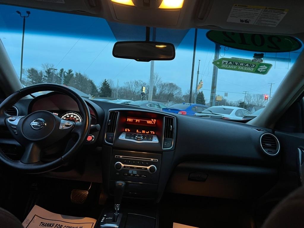 Nissan Maxima  2012